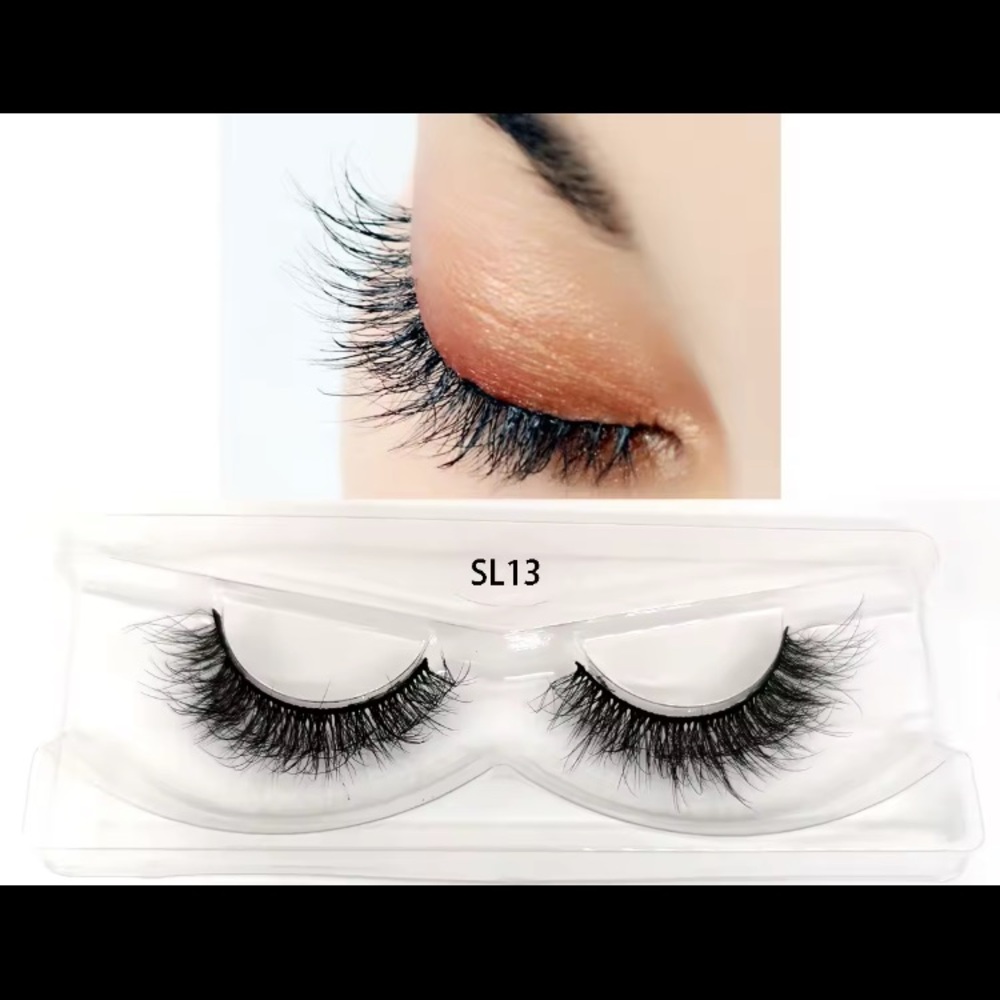 Dramatic Black Lashes for a Soft Makeup Look